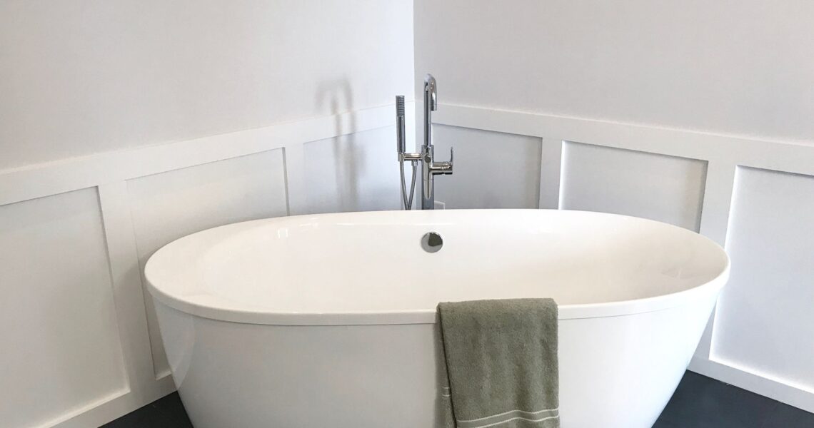 Why Is My Bathtub Faucet Dripping? Top Causes & Easy Fixes