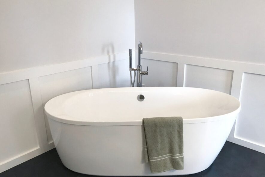 Why Is My Bathtub Faucet Dripping Top Causes & Easy Fixes