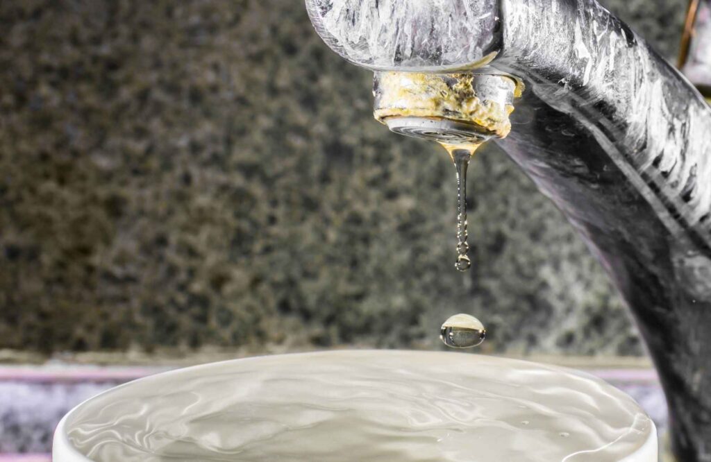 signs of hard water